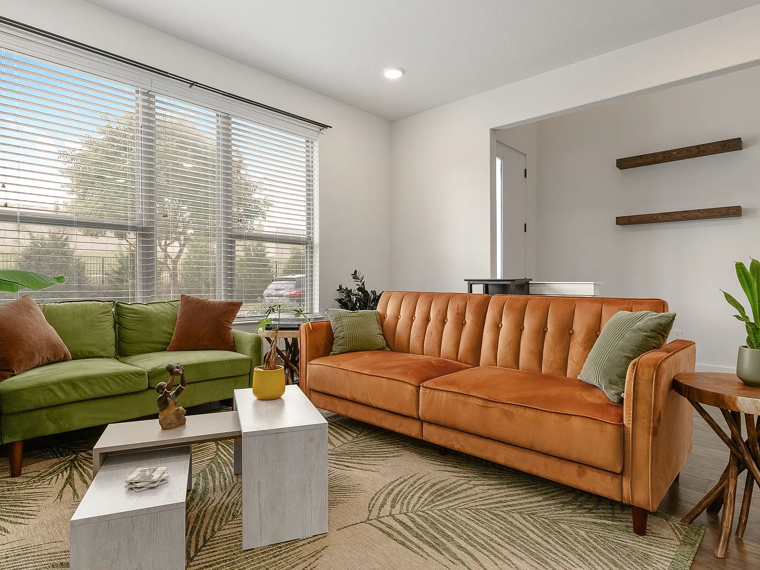 3 bed, 1956 sqft, $2,750 — Photo 4