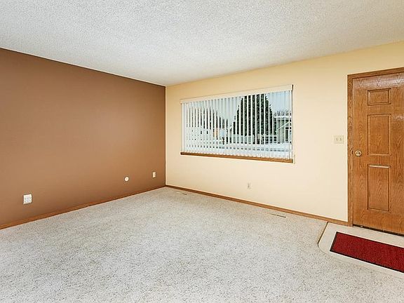 4th image of 125 Nightingale Dr
