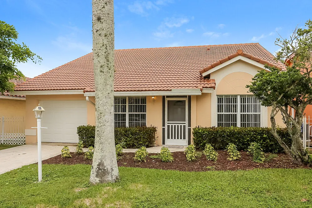 3 bed, 2.0 bath, 1908 sqft, $3,785 — Photo 1