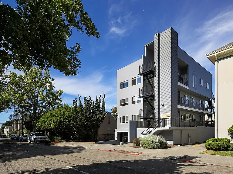 2360 Ellsworth St — Photo 2