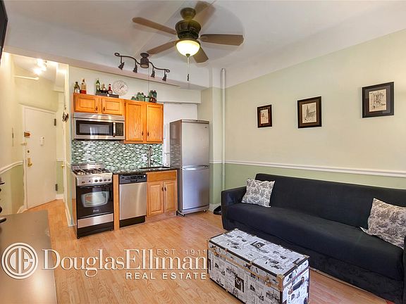 2nd image of 118 W 72nd St APT 802