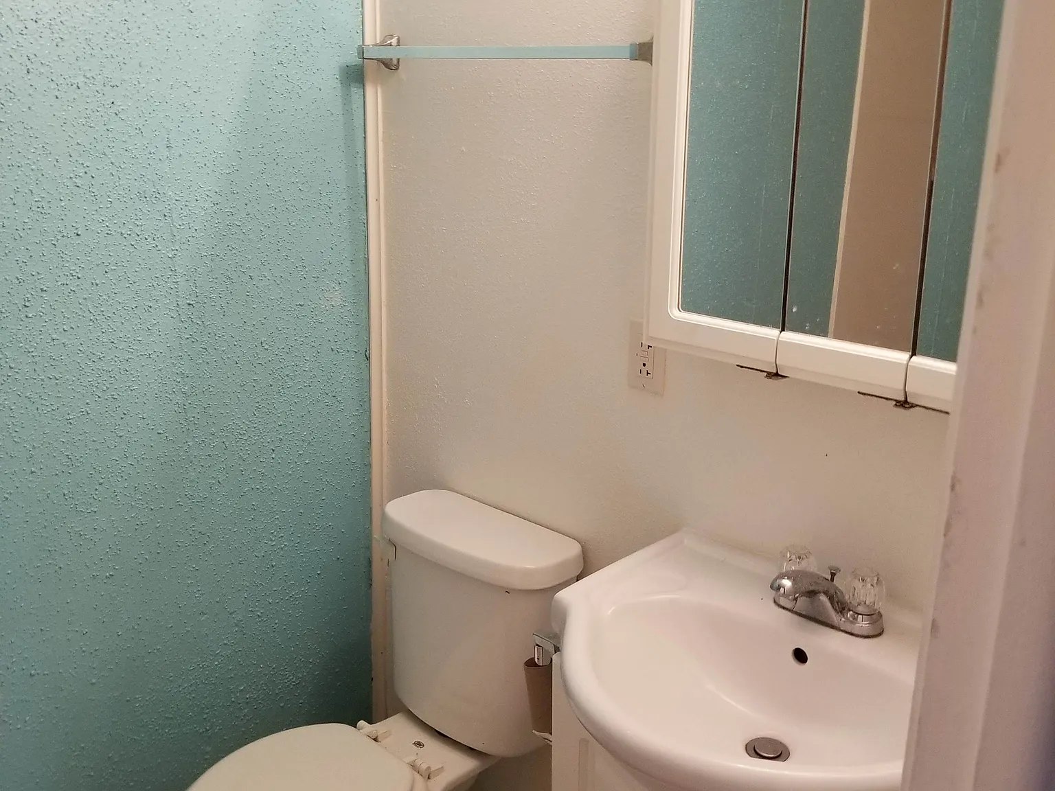 1208 Beverly St — Photo 4