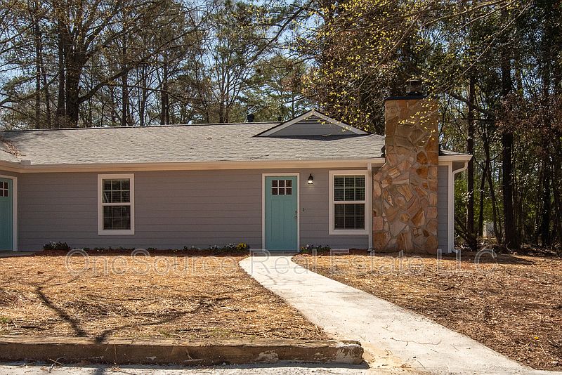 1st image of 2020 Whitfield St SE #B