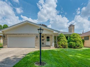 5831 N Lacey Ave, Chicago, IL 60646