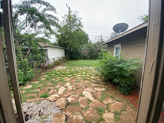 5th image of 107 Bonita Ave