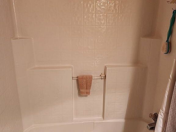 3rd image of 13 Riviera Dr
