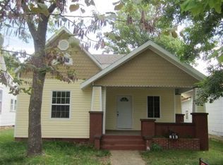 813 4th St, Monett, MO 65708