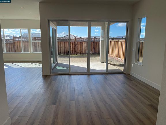 4th image of 17549 Bushwick Ln