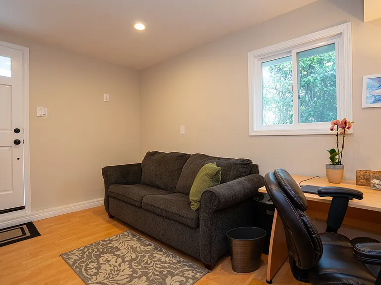 825 Tyburn Rd — Photo 27