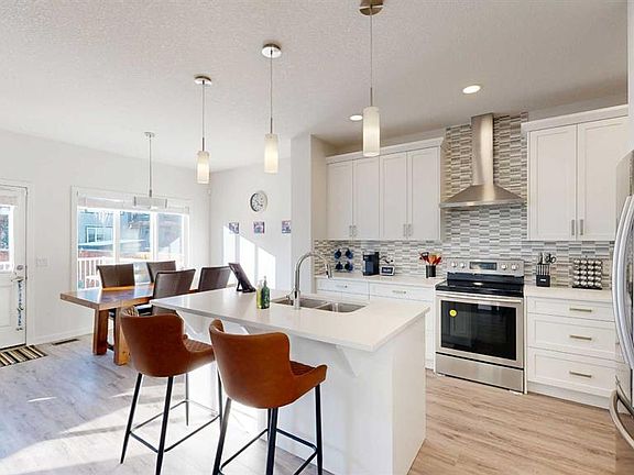 5th image of 27 SE Mist Mountain Rise