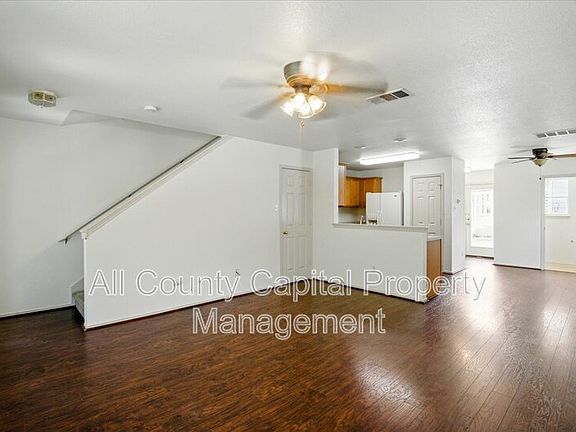 4th image of 508 Crater Lake Dr
