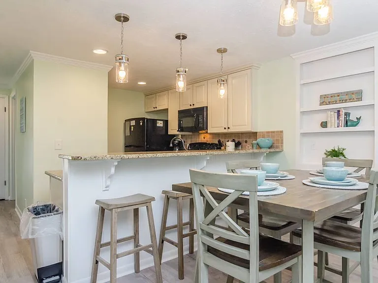 2302A Surfrider Cir — Photo 8