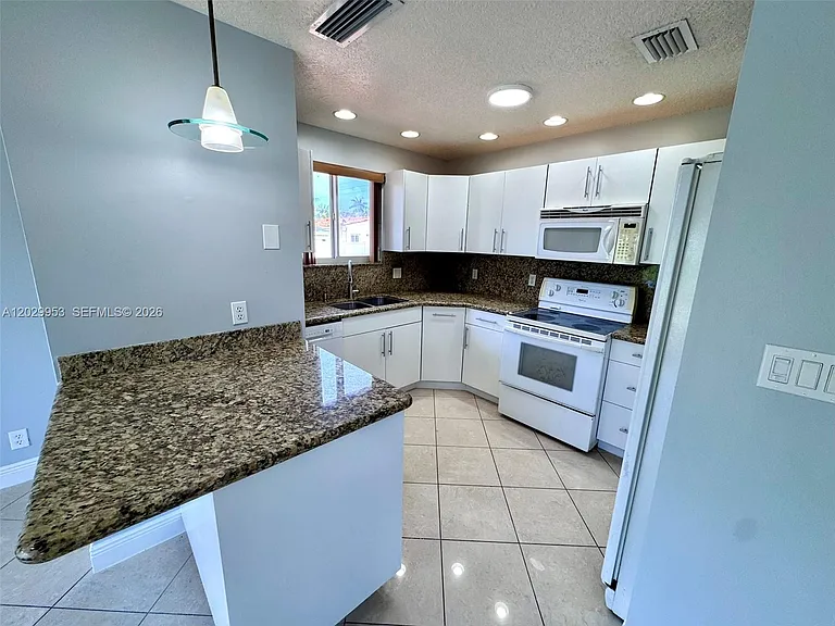 1419 Garfield St #2 — Photo 15