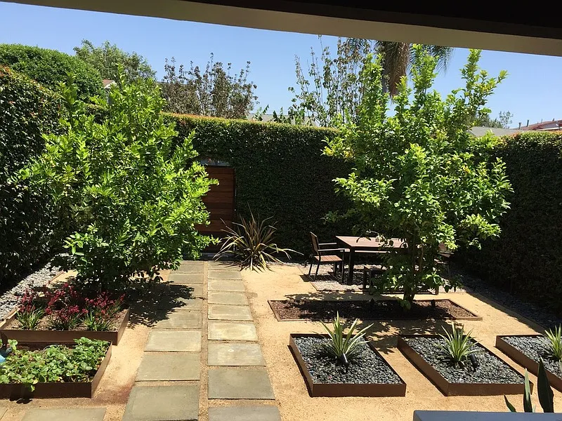 2 bed, 1.0 bath, $4,700 — Photo 3