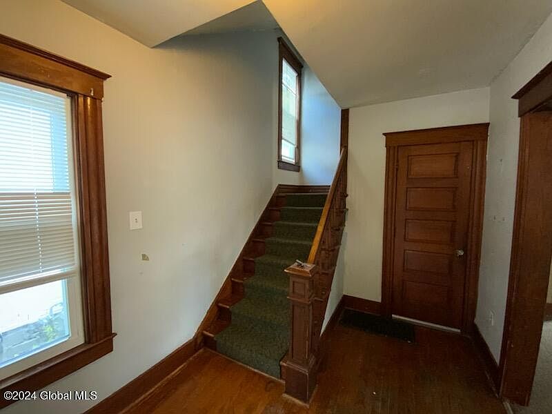4th image of 7 William Street