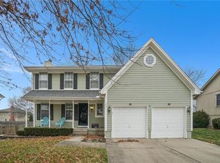 504 NE Timbercreek Dr, Lees Summit, MO 64086