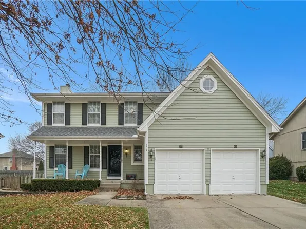 504 NE Timbercreek Dr, Lees Summit, MO 64086