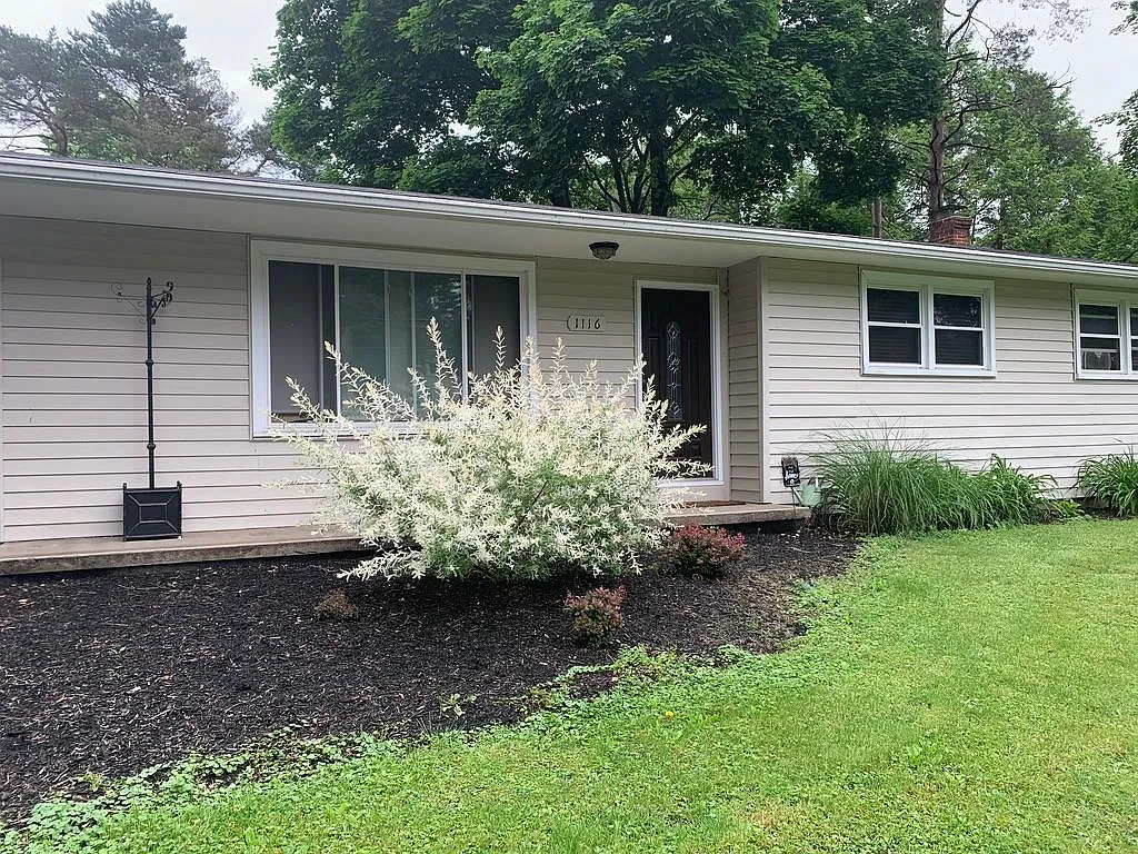 3 bed, 1130 sqft, $2,250 — Photo 2