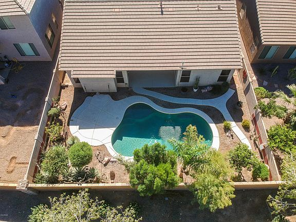3rd image of 37894 W Olivo St