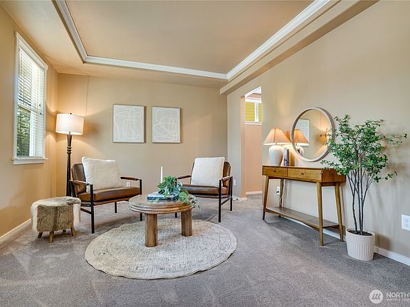 4th image of 3212 Maplewood Circle NE