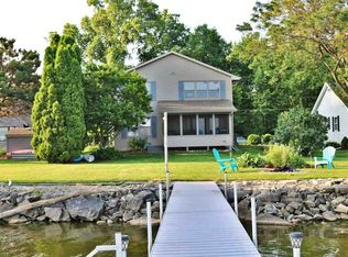 1521 Cowling Bay Rd, Neenah, WI 54956