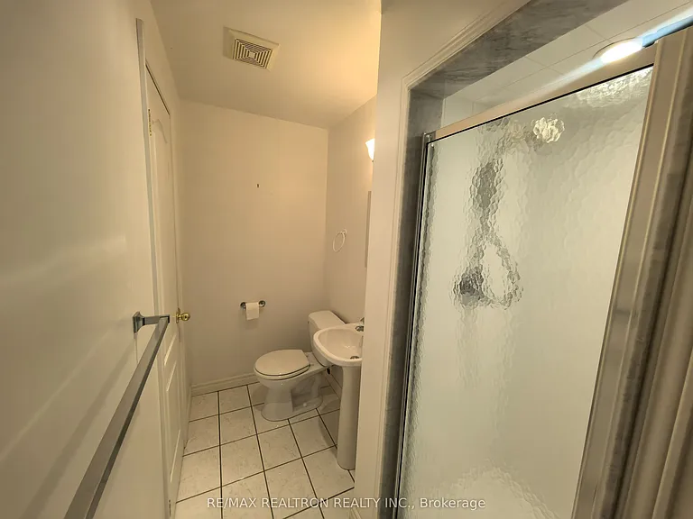 18 Nantucket Dr #BASEMENT — Photo 15