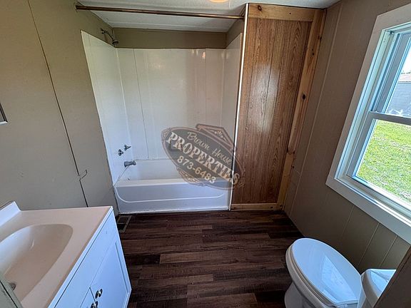 2nd image of 1598 Hill Rd