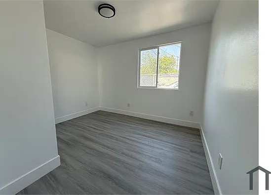 720 E 48th St — Photo 5