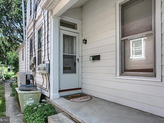 2nd image of 518/520 3rd St