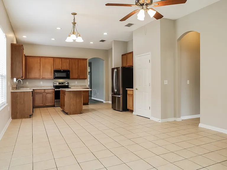 3917 Leatherwood Dr — Photo 5