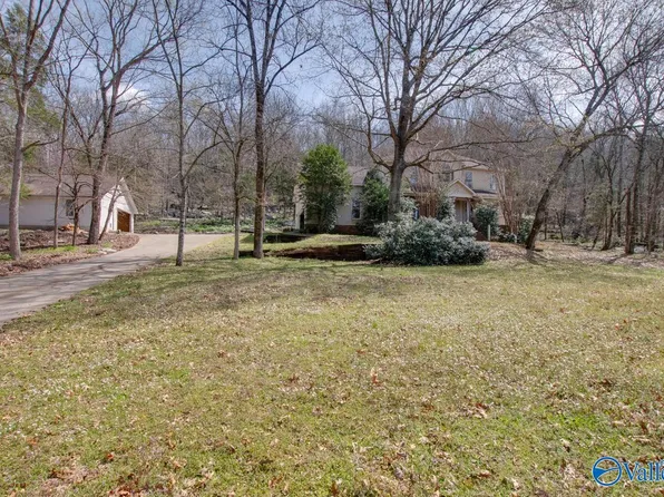 231 Brawley Dr, Owens Cross Roads, AL 35763