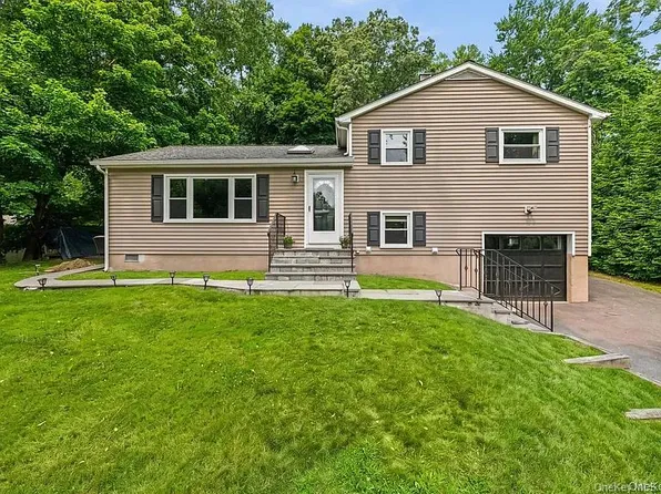15 Ridge Rd, Cortlandt Manor, NY 10567