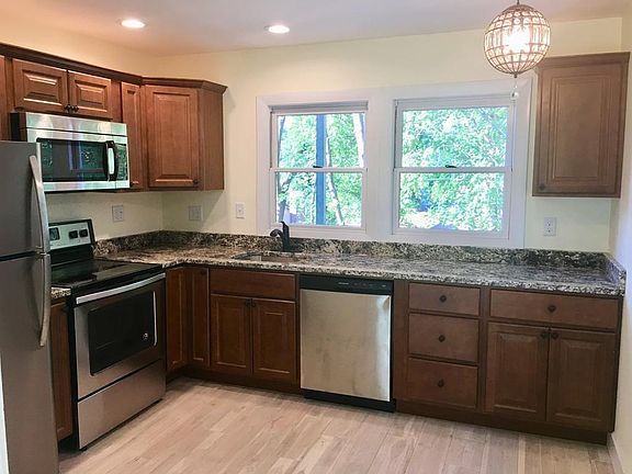 3rd image of 48 Fair Oaks Ave