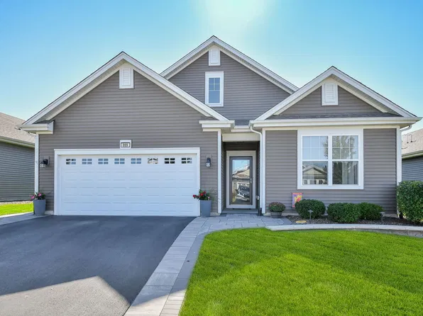 999 Crestview Ln, Hampshire, IL 60140