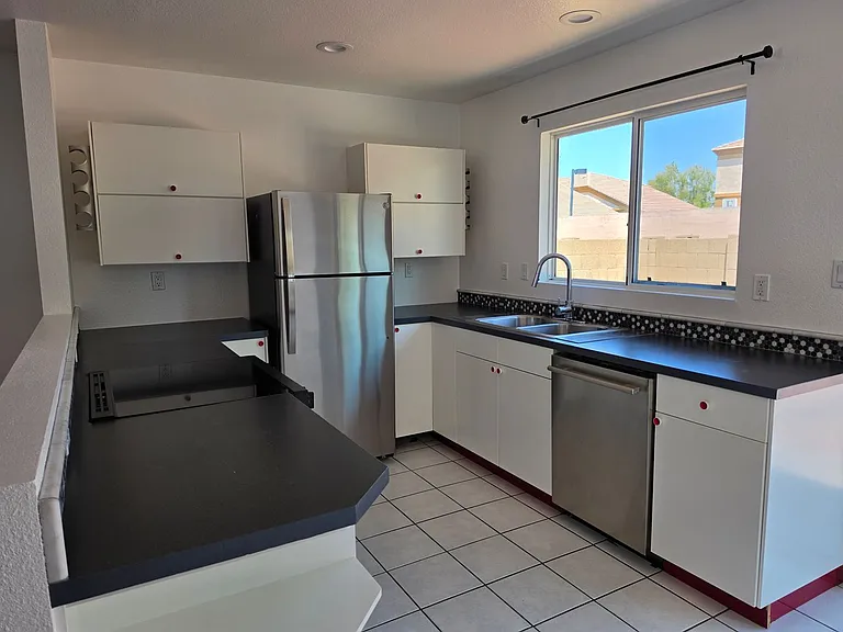 1506 E Palmdale Dr — Photo 5
