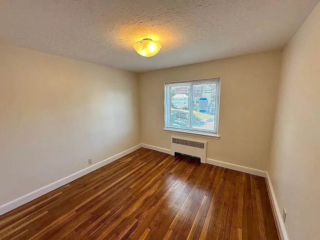 176 Summit Ave — Photo 4