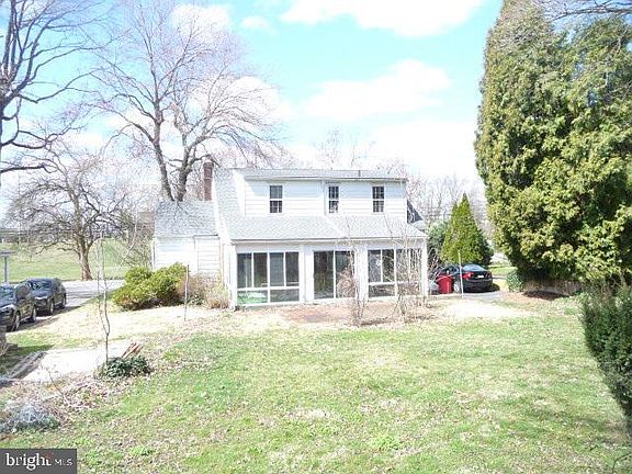 2nd image of 103 S Llanwellyn Ave