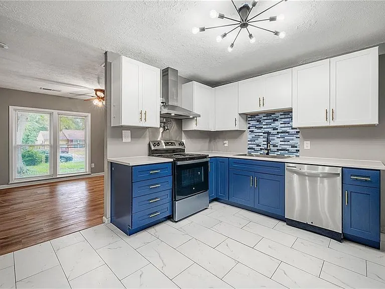 128 Alexander Ct — Photo 6