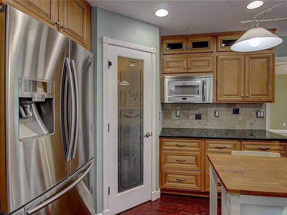 3rd image of 4301 Cedar Pointe Dr