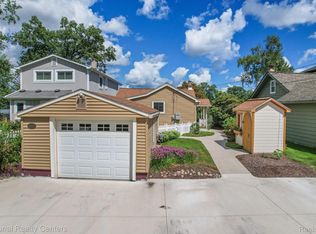 8428 Cascade St, Commerce Township, MI 48382