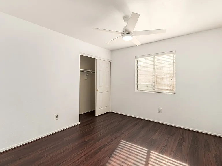 15221 N 87th Dr — Photo 32