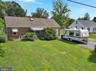 176 Woodthrush Ln, York, PA 17403