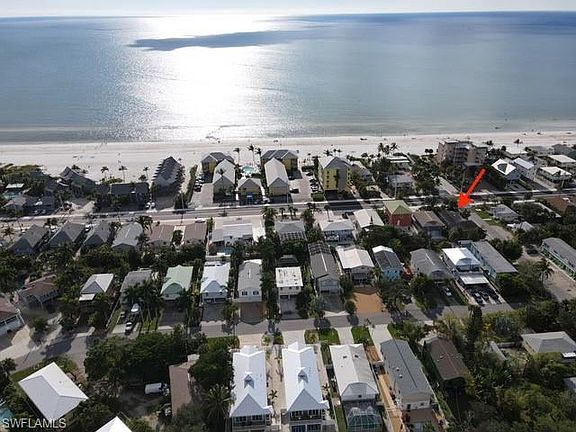 4th image of 5503 Estero Blvd