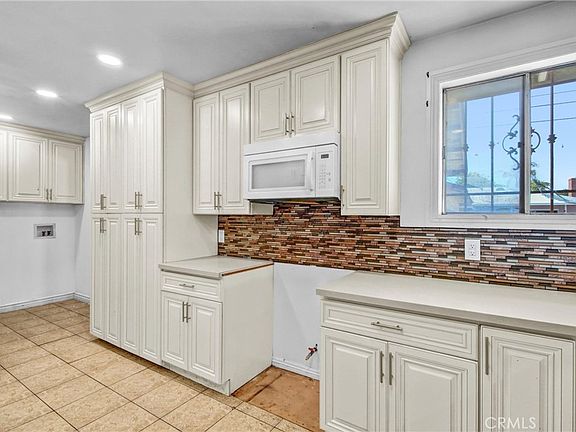 4th image of 13901 Spinning Ave