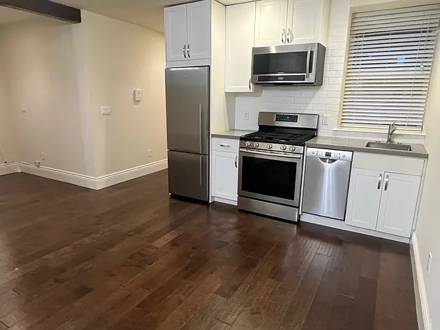 Modern Efficient Kitchen
