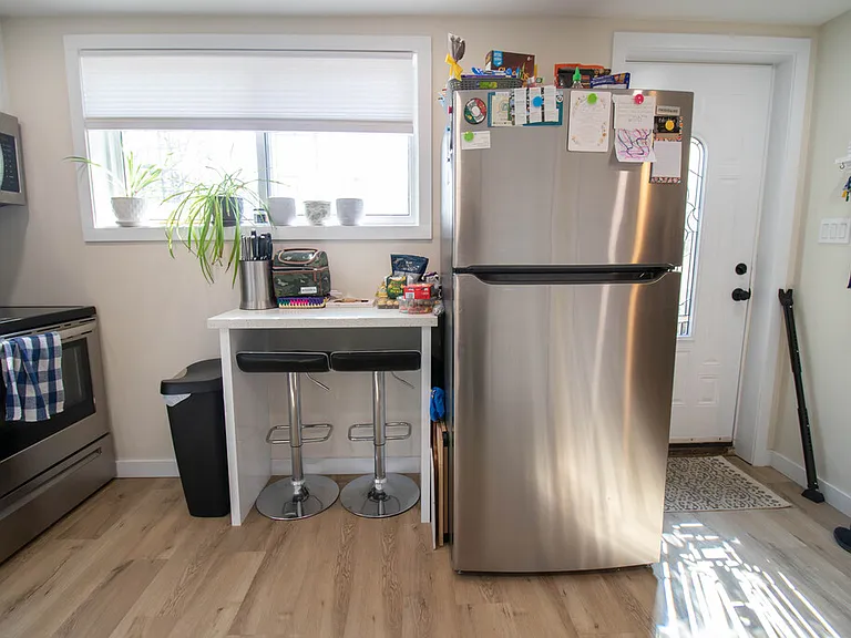 44 Patricia Ave — Photo 3
