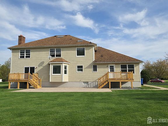 3rd image of 1 Alexander Dr