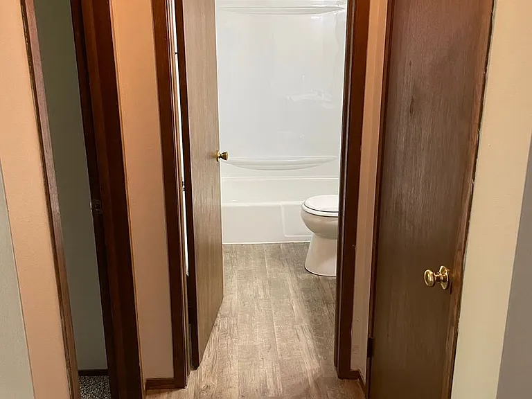Executive East Apartments — Photo 12