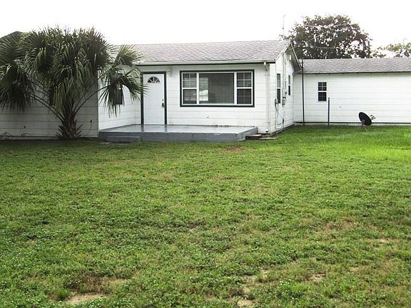 2nd image of 3020 Azalea Ave