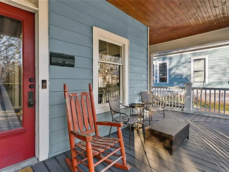 867 Beecher St SW — Photo 3